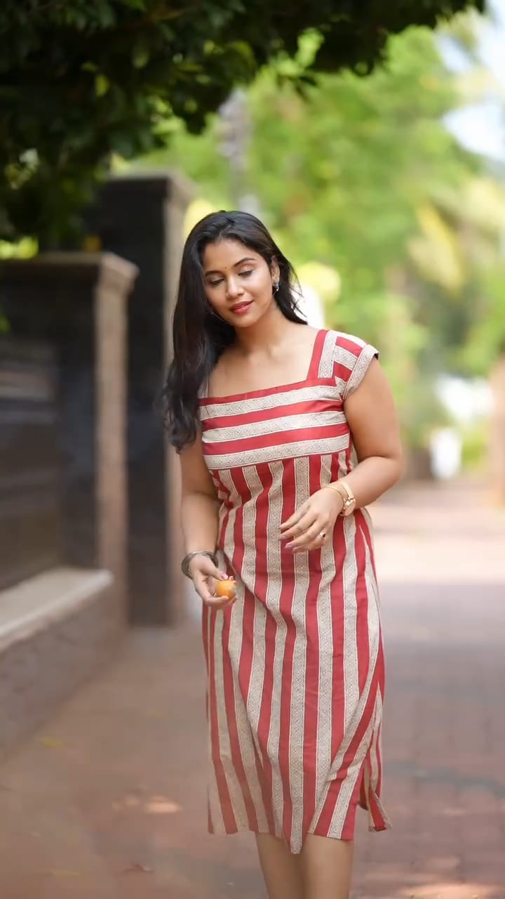 Women’s Red & Beige Striped Casual Midi Dress