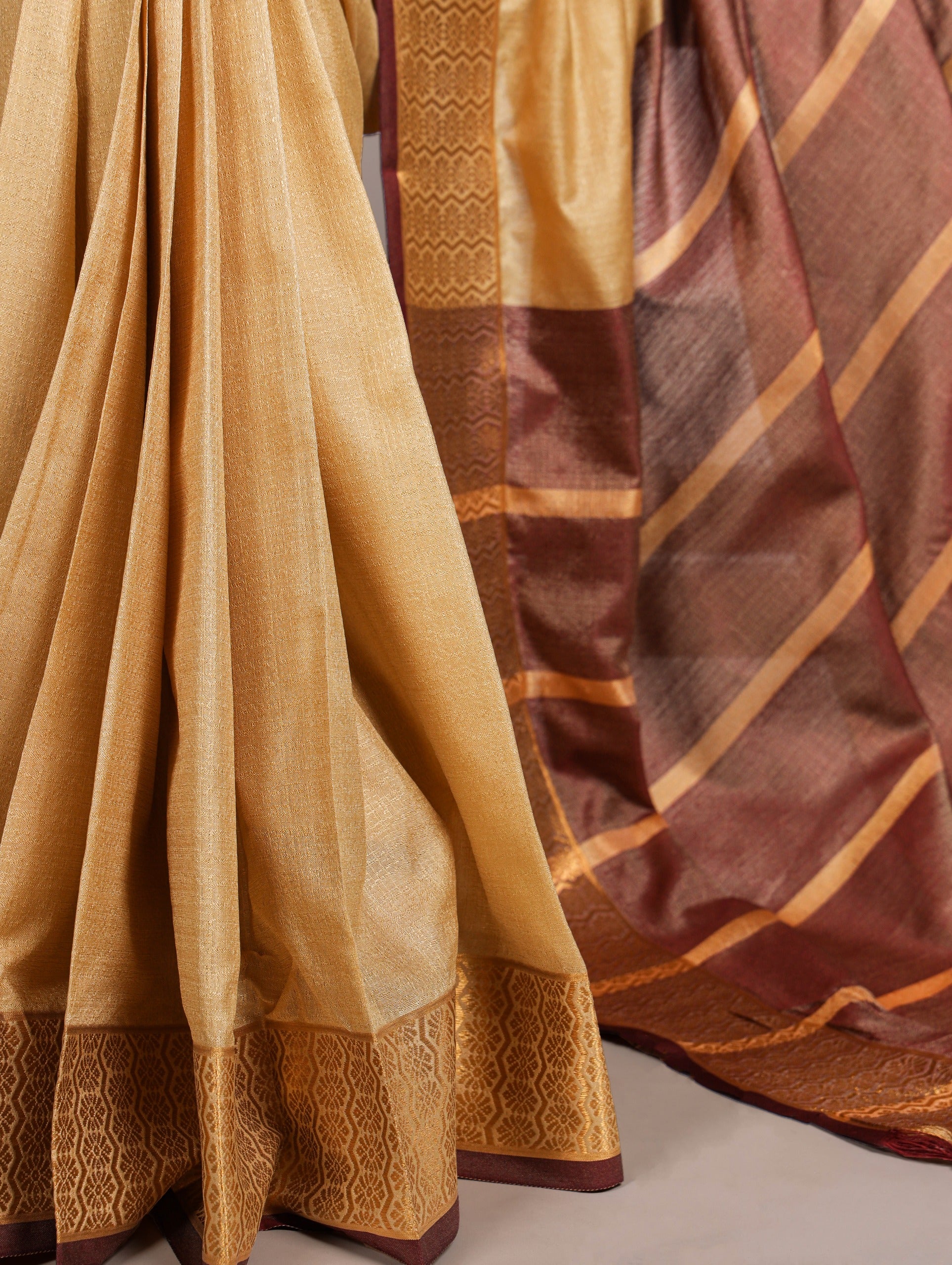 This Poly Cotton saree wraps you in effortless beauty
