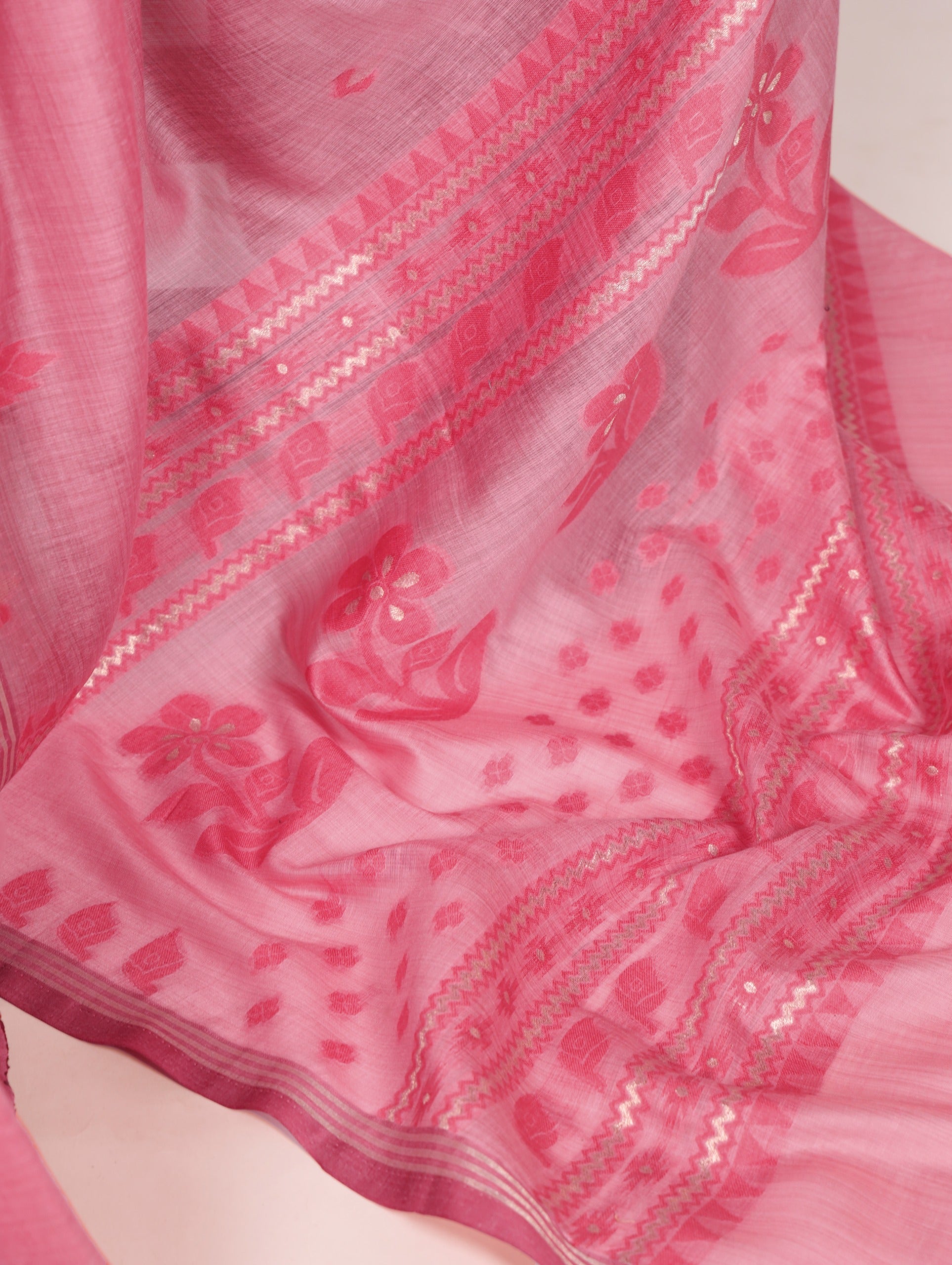 Lend Of Softness And Shine Traditional Zari Weaving Sarees