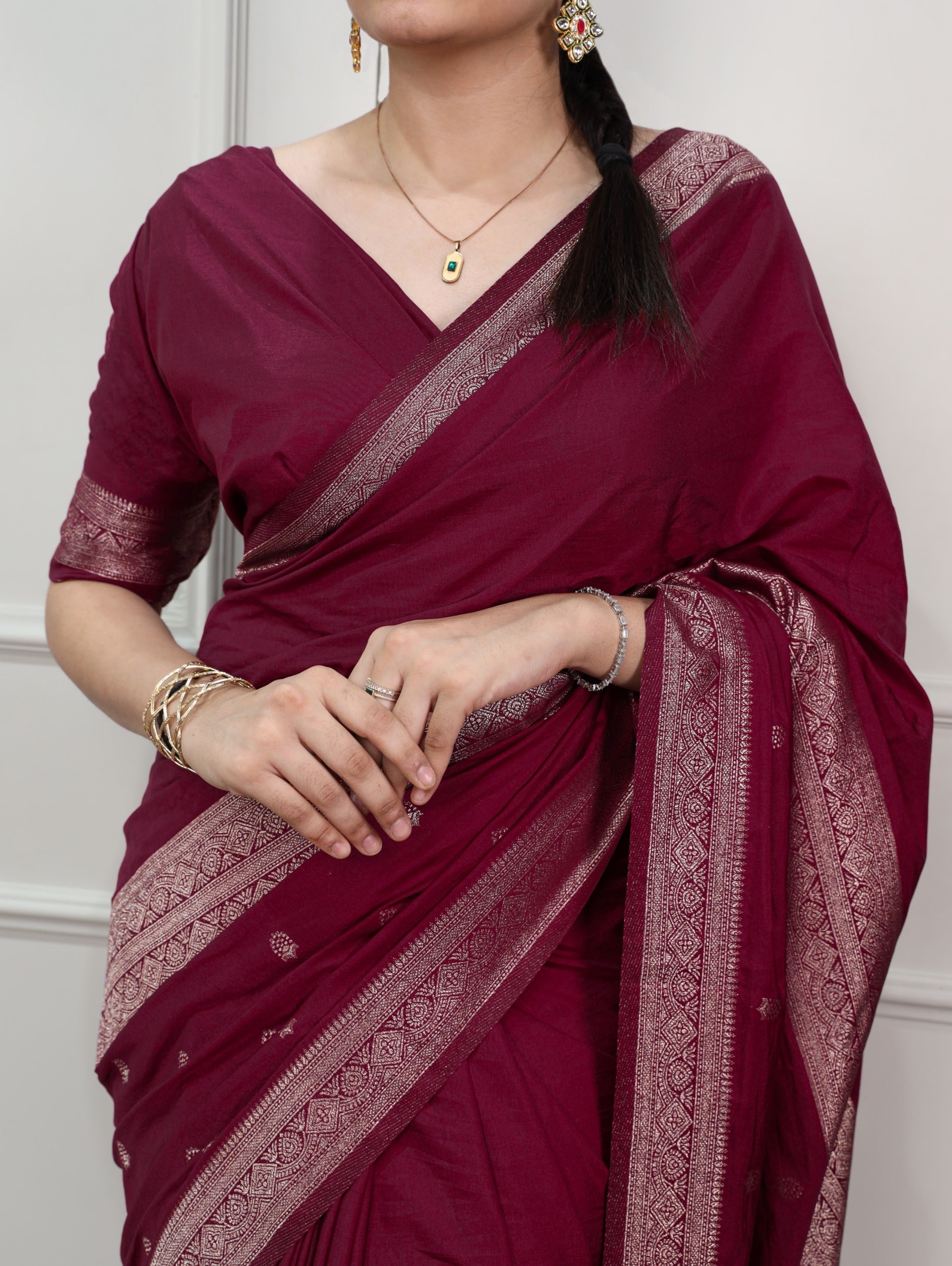 Grace meets tradition in this stunning zari weaving saree