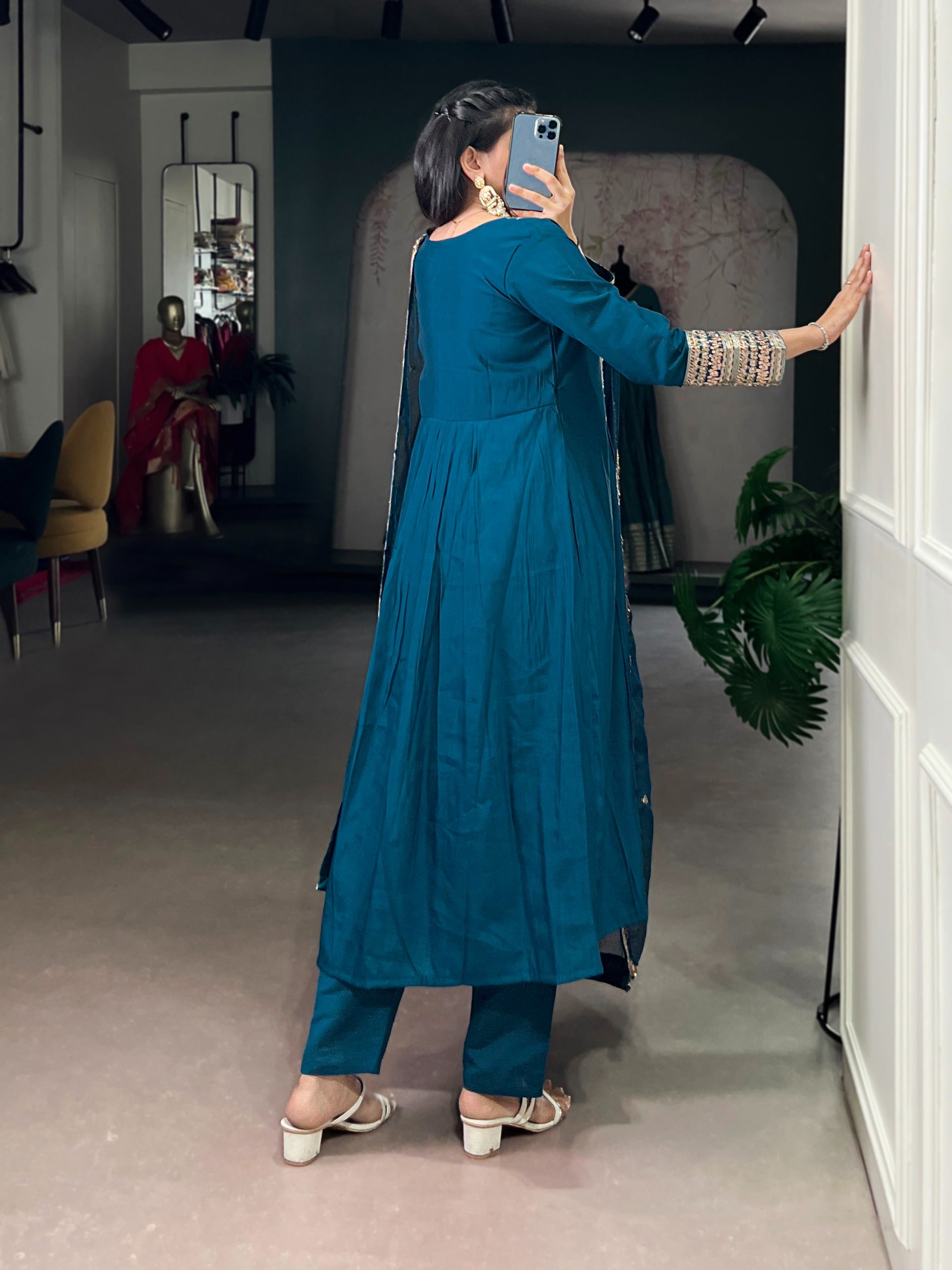 Smooth Fall of Roman Silk Ethnic Dress