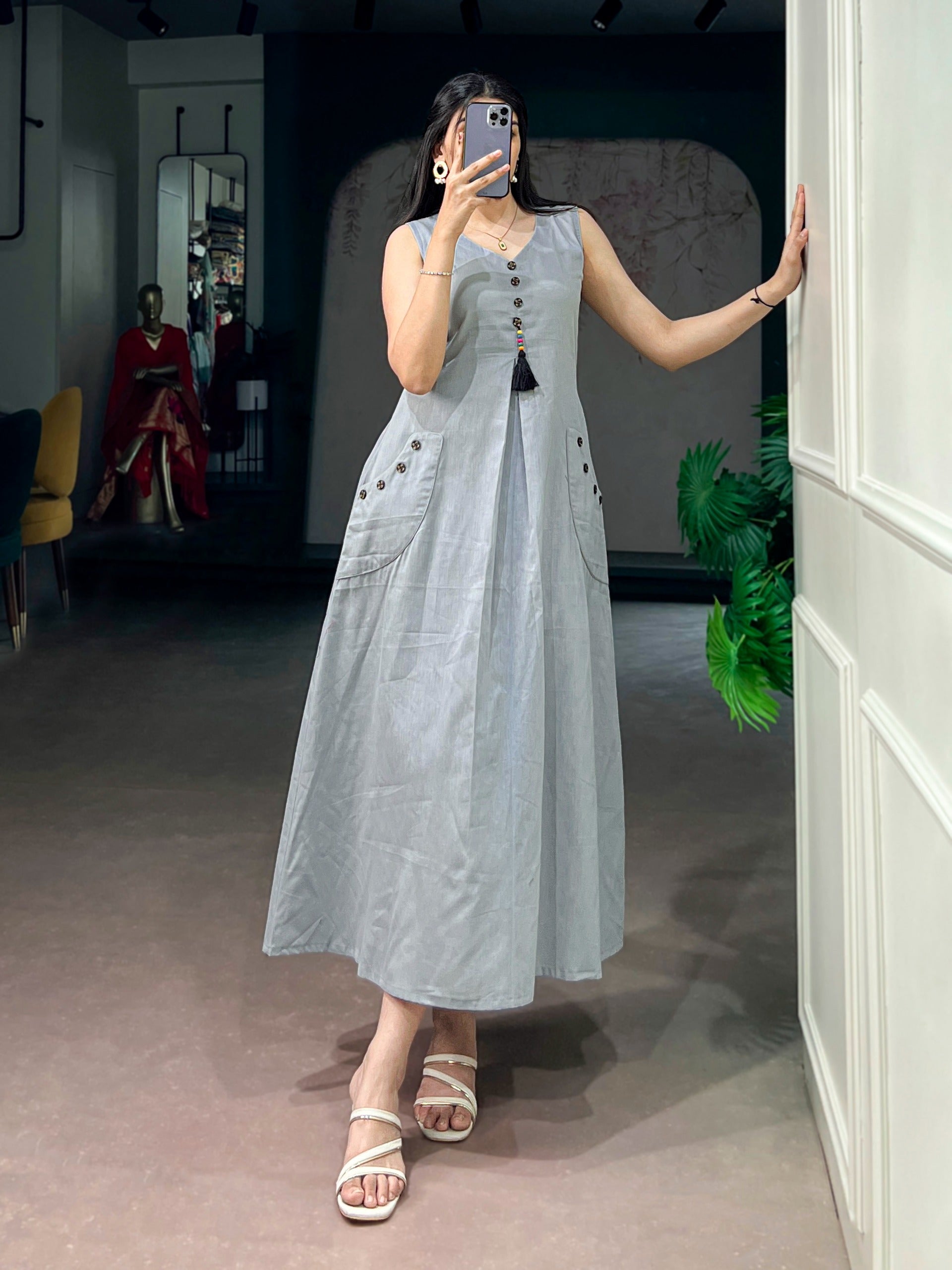 Chic Sleeveless Pocket Maxi Dress