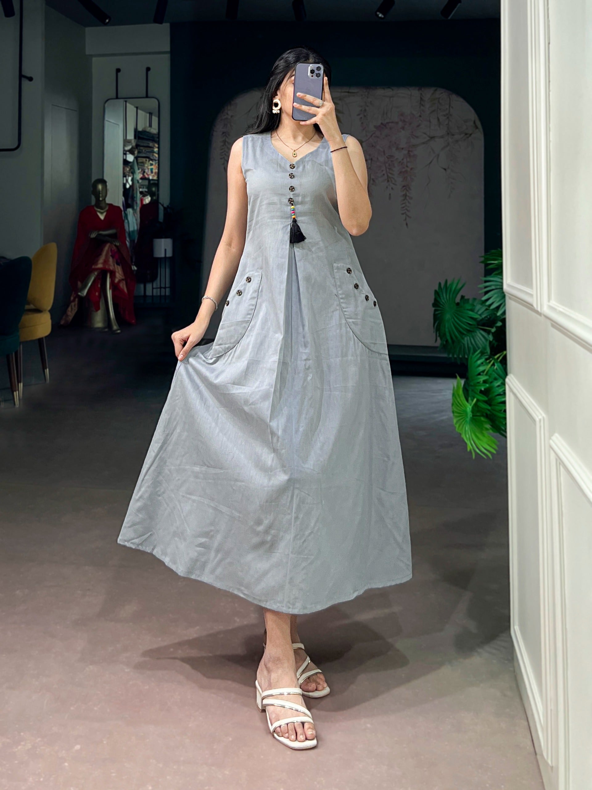 Chic Sleeveless Pocket Maxi Dress