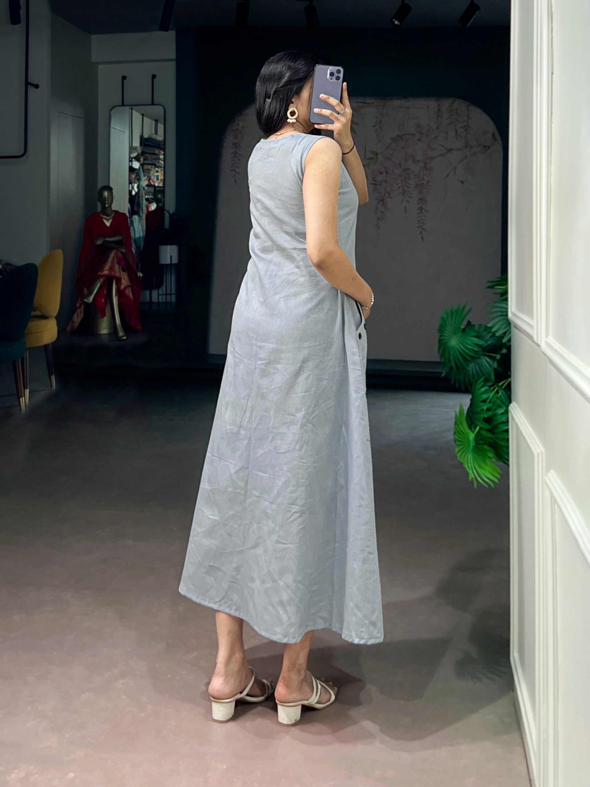 Chic Sleeveless Pocket Maxi Dress