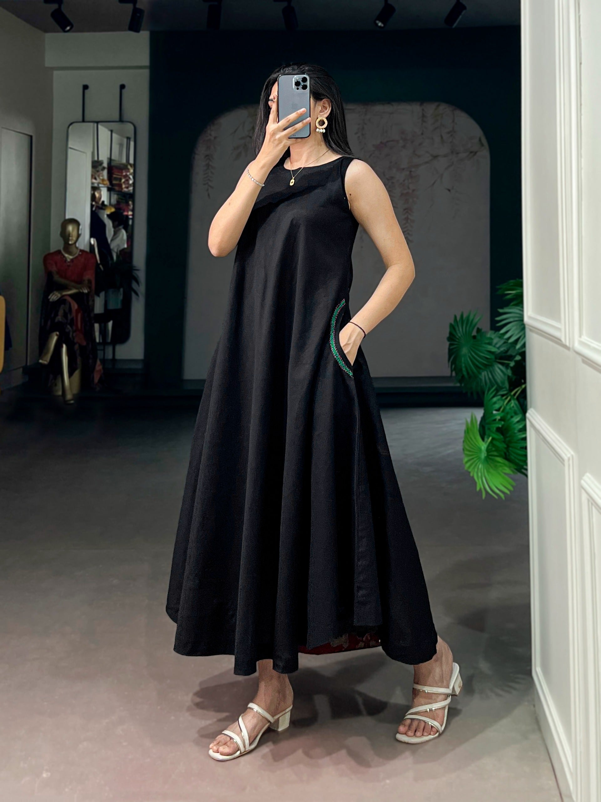 Grace Woven in Black