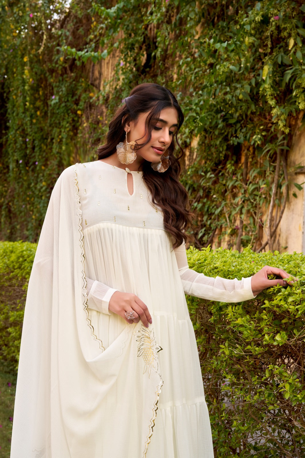 Elegant Ivory Three-Piece Ethnic Suit Set