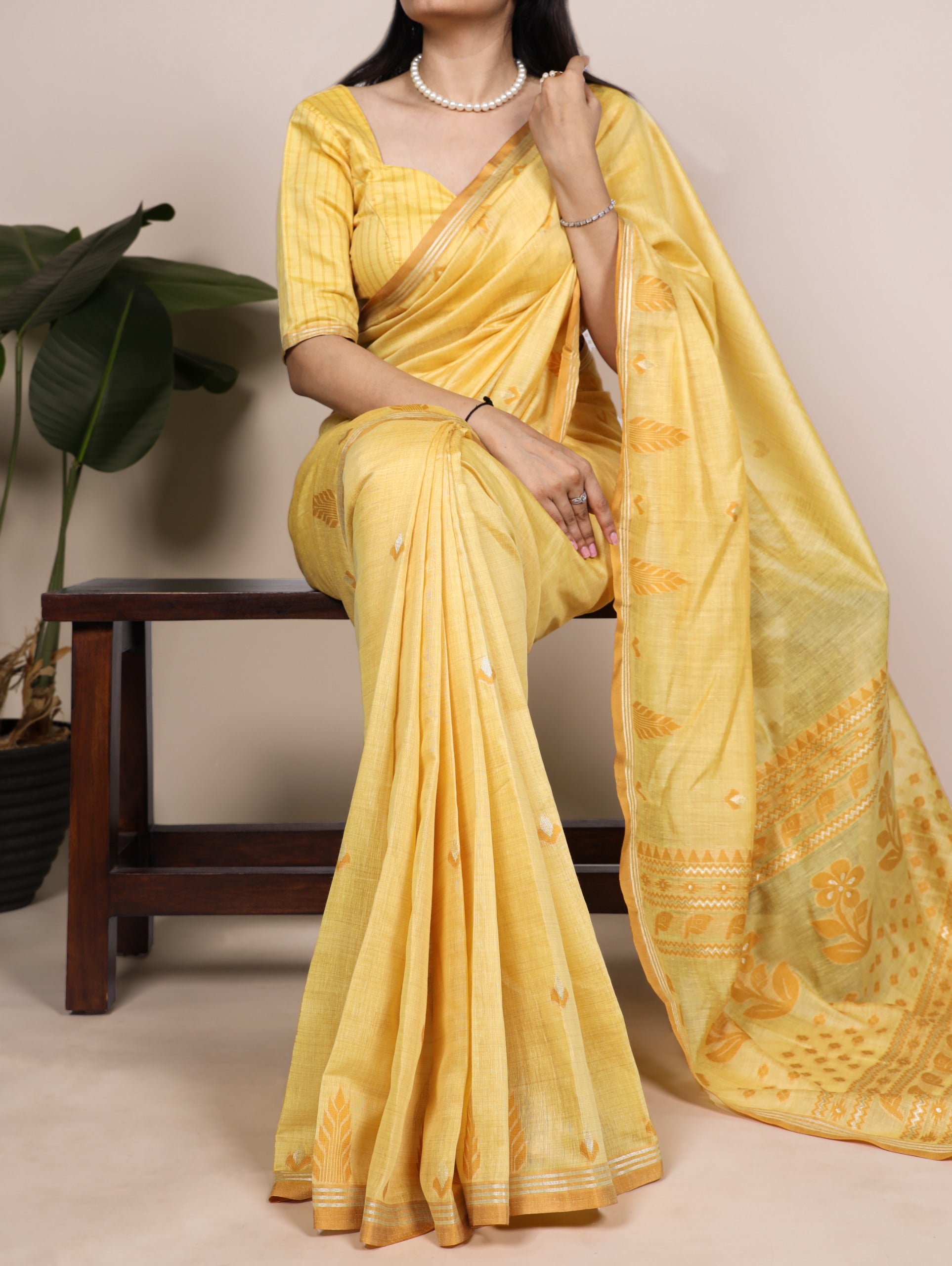 Lend Of Softness And Shine Traditional Zari Weaving Sarees