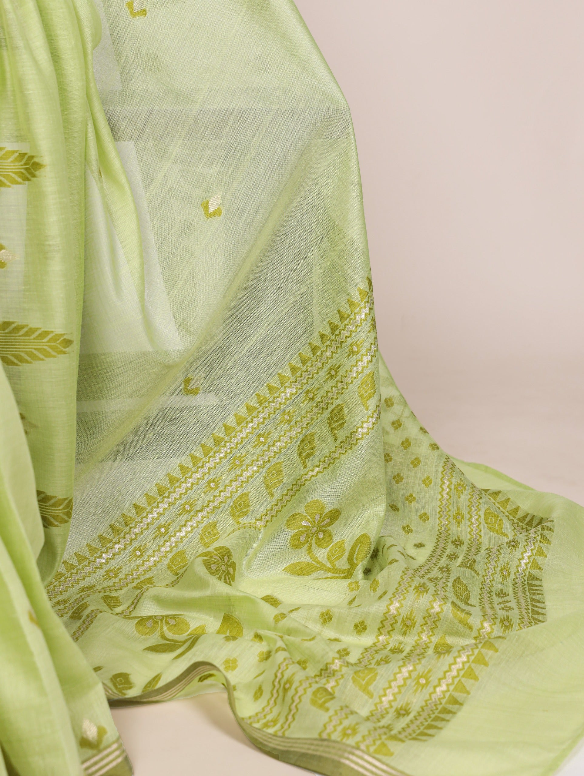 Lend Of Softness And Shine Traditional Zari Weaving Sarees