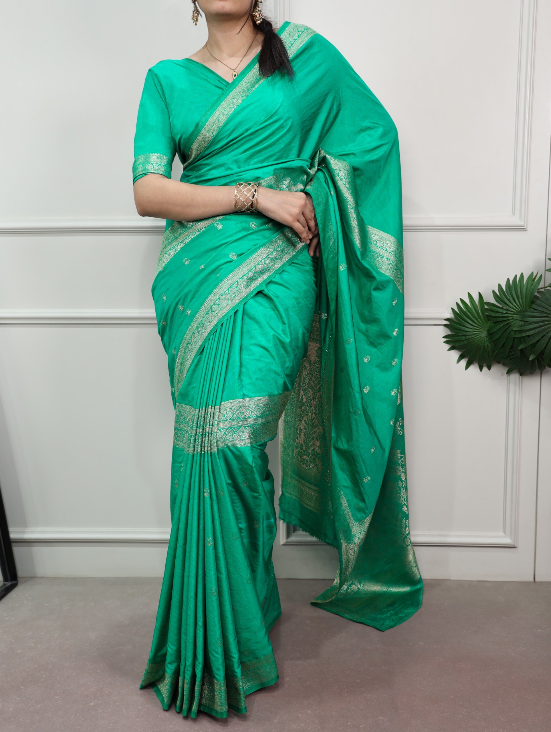 Grace meets tradition in this stunning zari weaving saree
