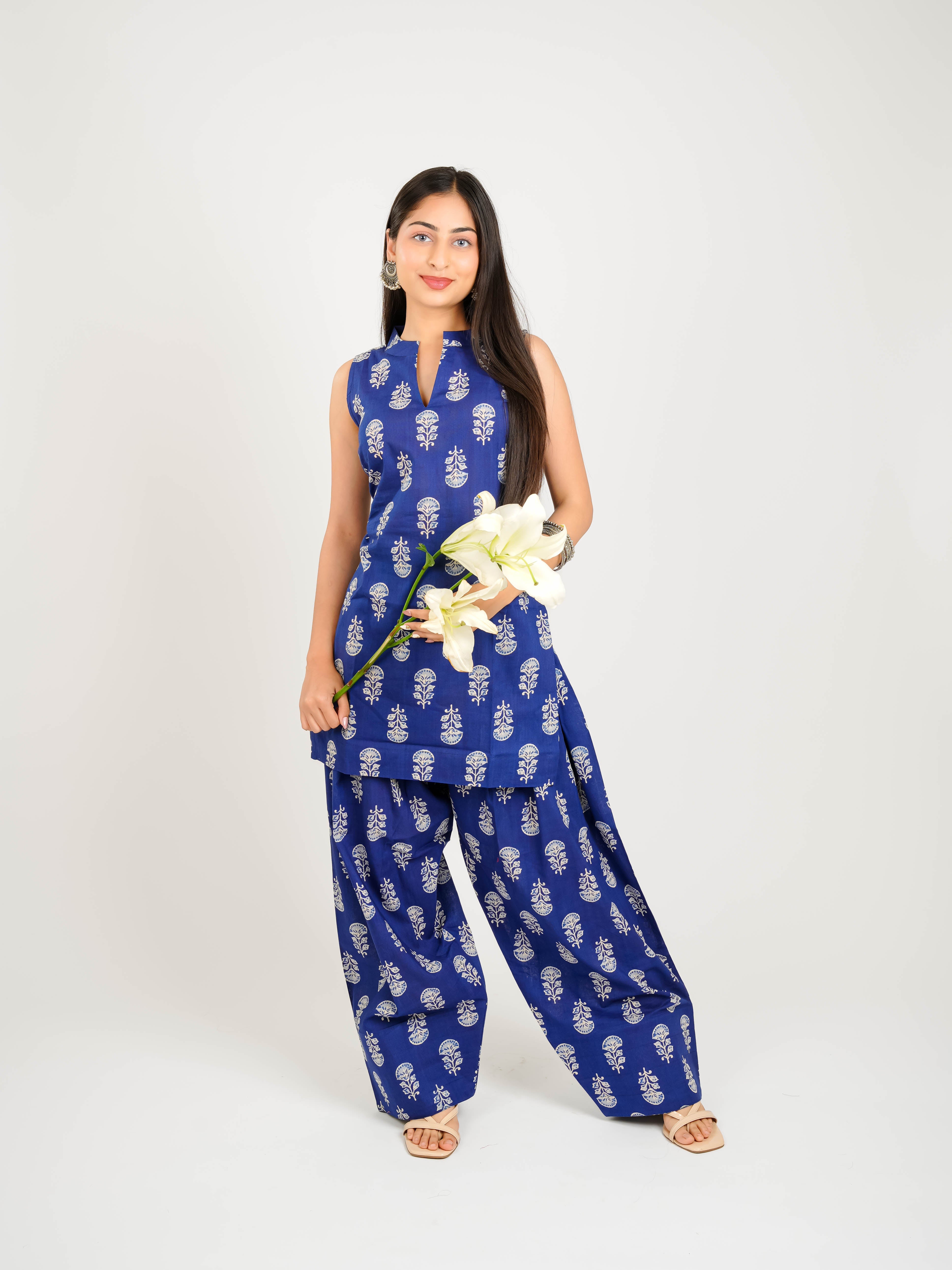 Yesha Floral Printed Farshi Salwar